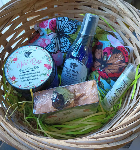 🌸 Hop into the season with the Egg-citing Organic self-care gift basket!